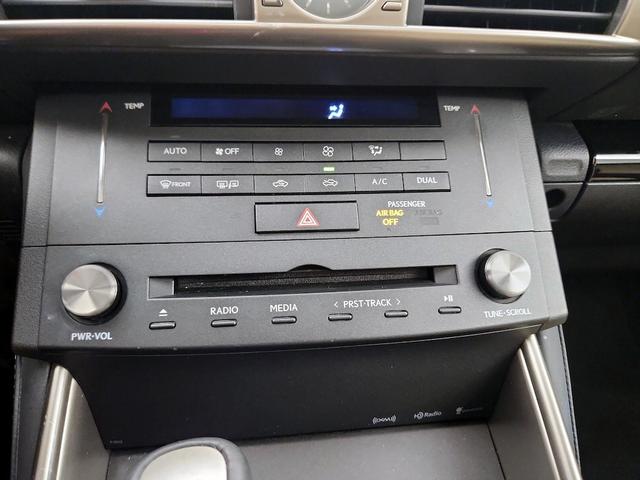 Photo of 2015 White Lexus IS 250