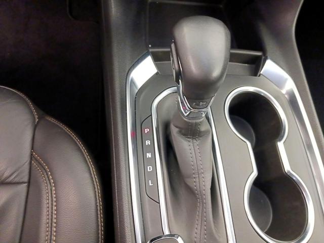 Photo of 2021 White Chevrolet Traverse