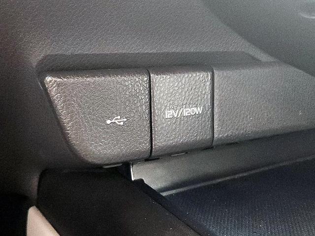 Photo of 2021 Silver Toyota Camry