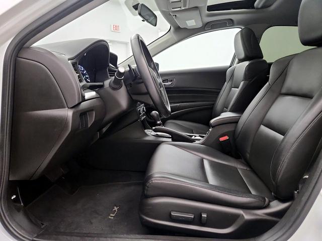 Photo of 2017 White Acura ILX