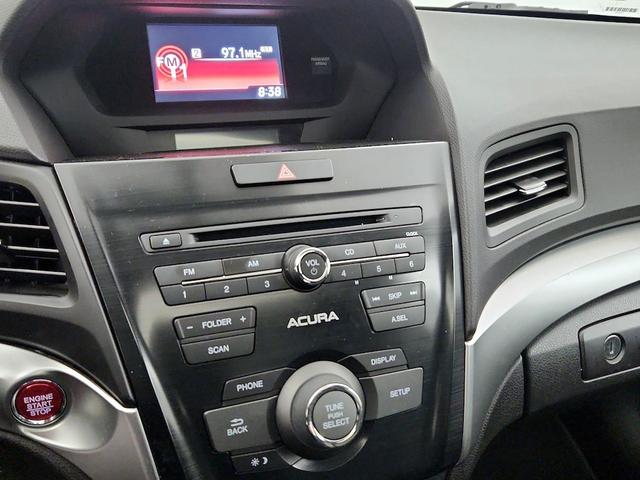 Photo of 2017 White Acura ILX