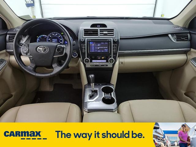 Photo of 2014 Tan Toyota Camry Hybrid