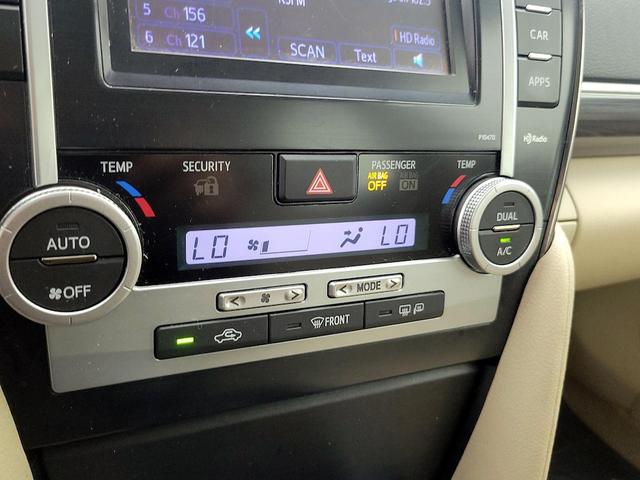 Photo of 2014 Tan Toyota Camry Hybrid