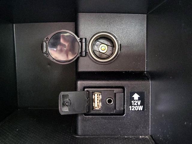 Photo of 2014 Tan Toyota Camry Hybrid