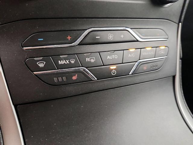 Photo of 2020 Gray Ford Edge