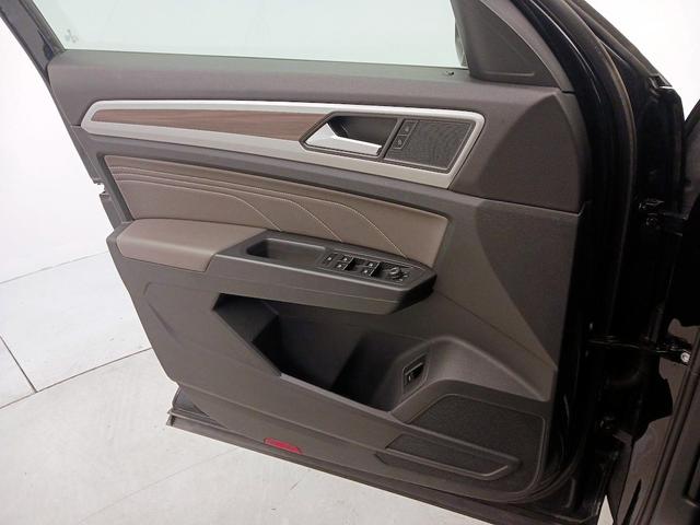 Photo of 2021 Black Volkswagen Atlas