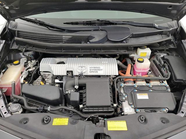 Photo of 2014 Gray Toyota Prius v