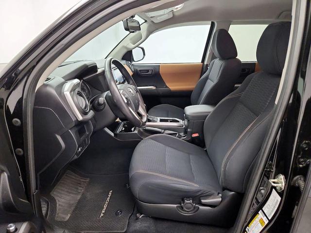 Photo of 2016 Black Toyota Tacoma