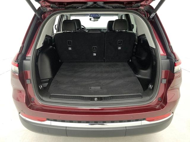 Photo of 2023 Red Jeep Grand Cherokee