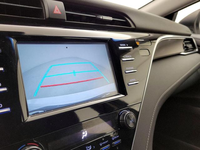 Photo of 2018 White Toyota Camry