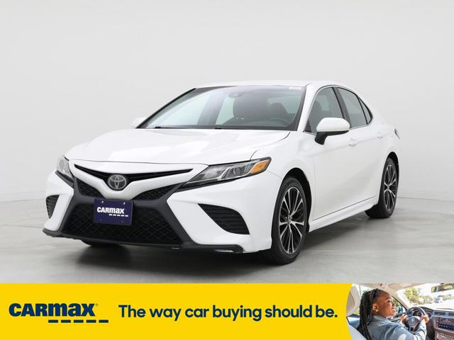 Photo of 2018 White Toyota Camry