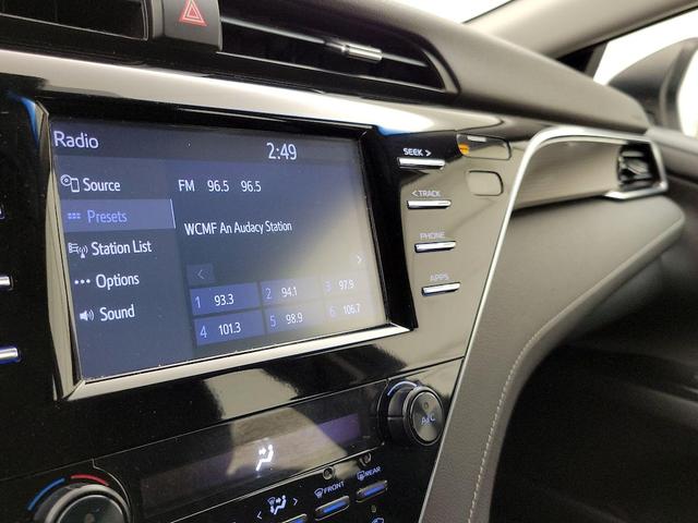 Photo of 2018 White Toyota Camry