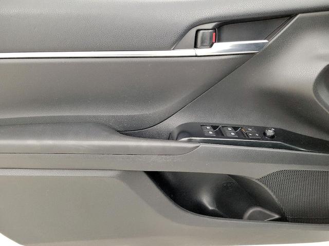 Photo of 2018 White Toyota Camry