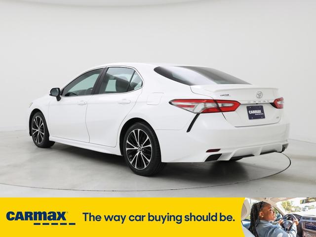 Photo of 2018 White Toyota Camry