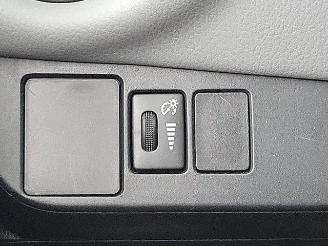 Photo of 2016 Silver Toyota Yaris