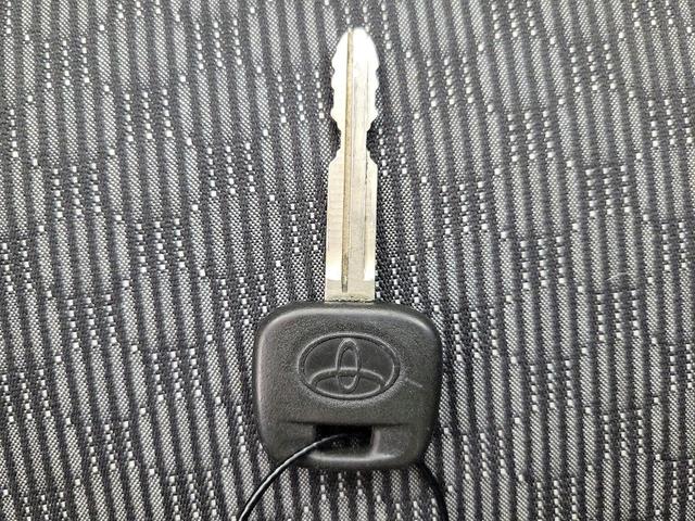 Photo of 2016 Silver Toyota Yaris