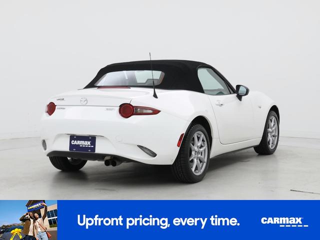 Photo of 2016 White Mazda MX-5 Miata