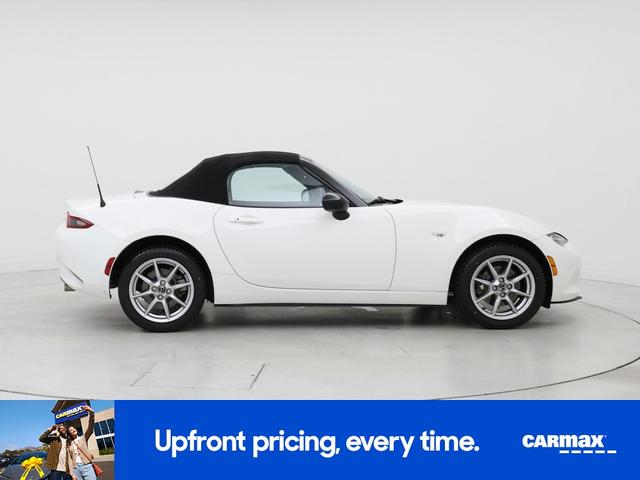 Photo of 2016 White Mazda MX-5 Miata