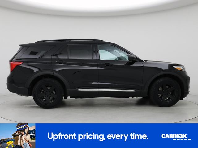 Photo of 2022 Black Ford Explorer