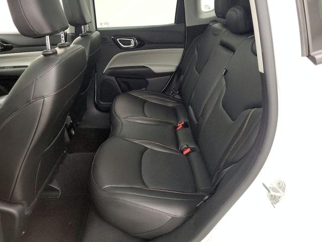 Photo of 2022 White Jeep Compass