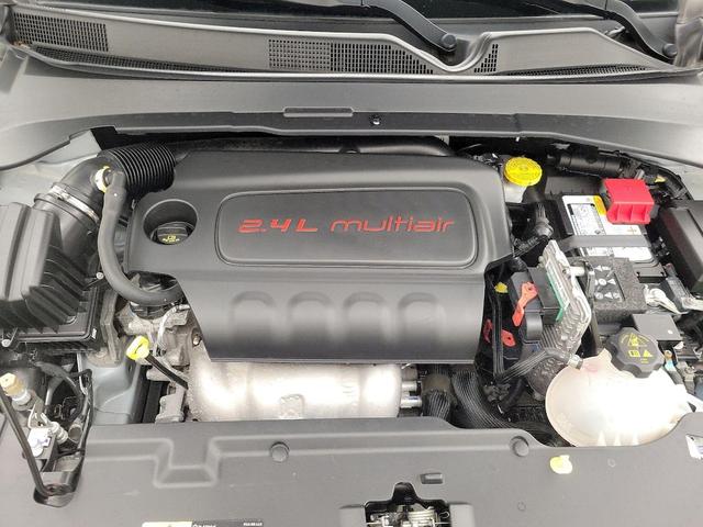Photo of 2022 White Jeep Compass