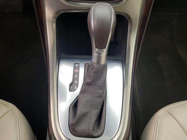 Photo of 2015 White Buick Verano