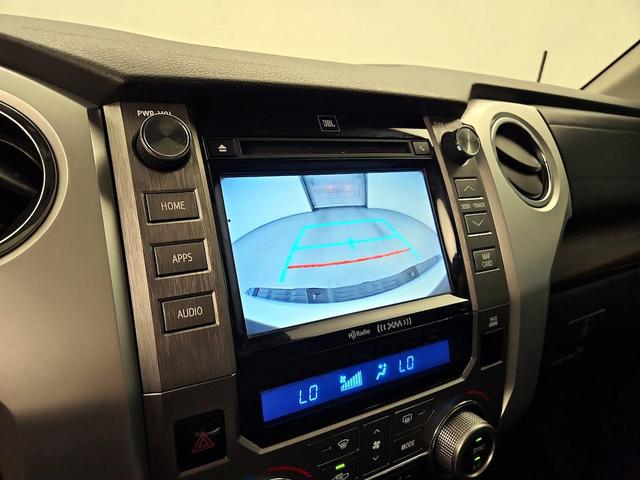 Photo of 2018 White Toyota Tundra