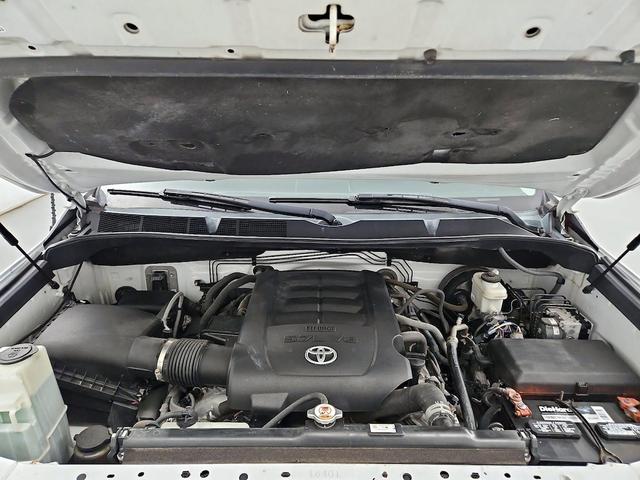 Photo of 2018 White Toyota Tundra