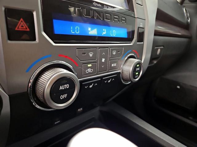 Photo of 2018 White Toyota Tundra