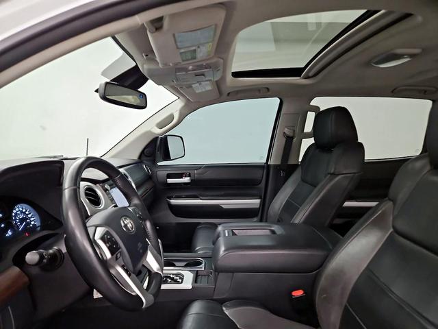 Photo of 2018 White Toyota Tundra