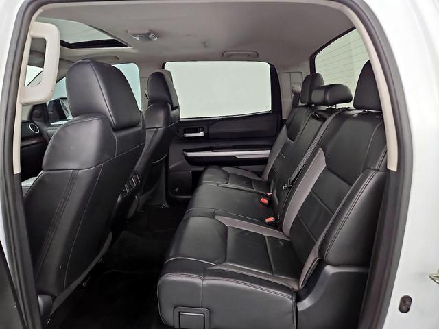 Photo of 2018 White Toyota Tundra