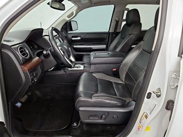 Photo of 2018 White Toyota Tundra