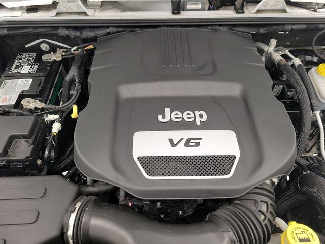 Photo of 2018 White Jeep Wrangler