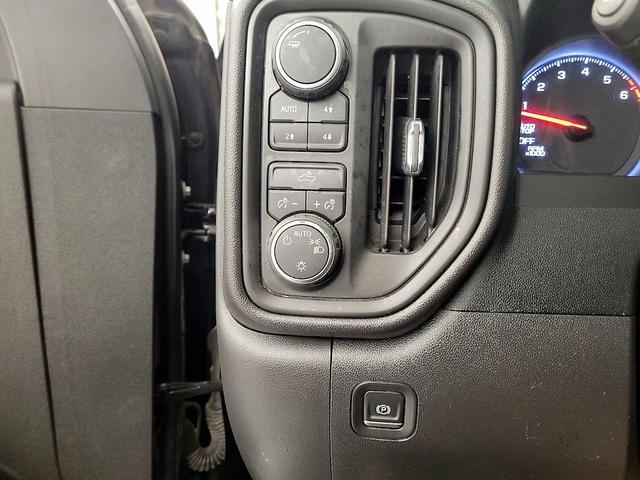 Photo of 2022 Black Chevrolet Silverado 1500