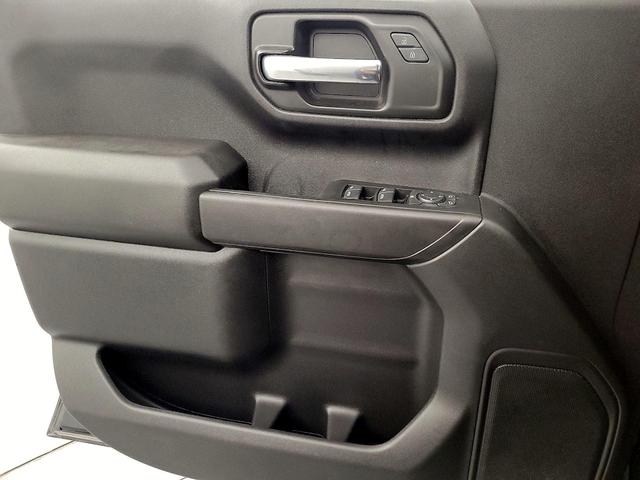Photo of 2022 Black Chevrolet Silverado 1500