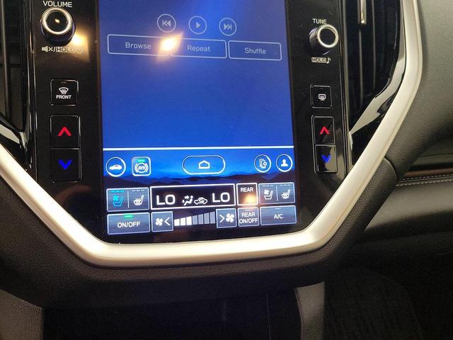 Photo of 2024 White Subaru Ascent