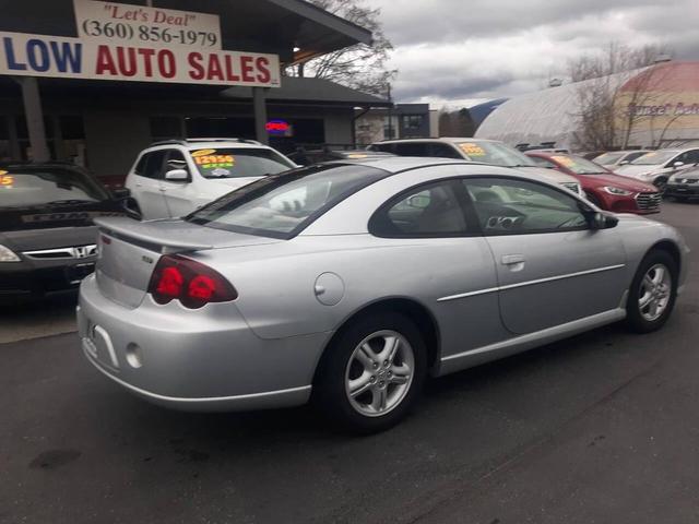 Photo of 2004 Silver Dodge Stratus