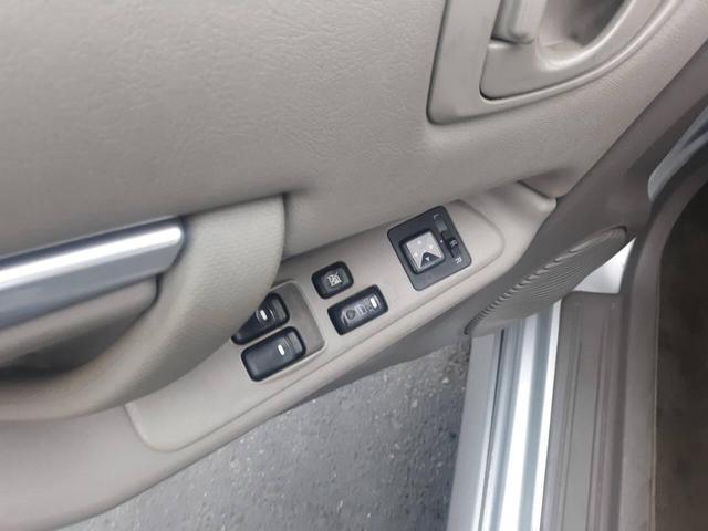 Photo of 2004 Silver Dodge Stratus