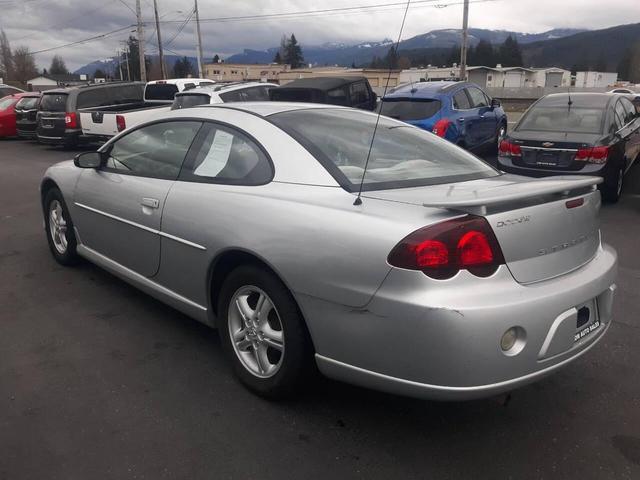 Photo of 2004 Silver Dodge Stratus