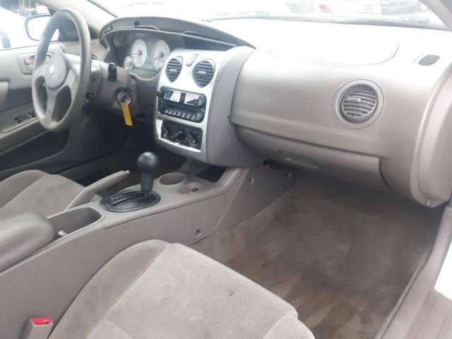 Photo of 2004 Silver Dodge Stratus