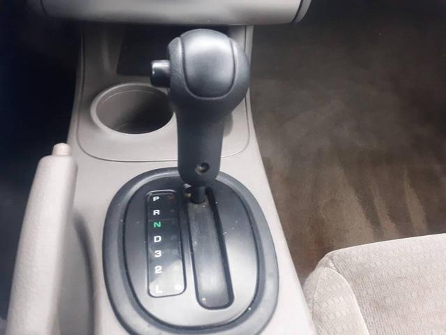Photo of 2004 Silver Dodge Stratus