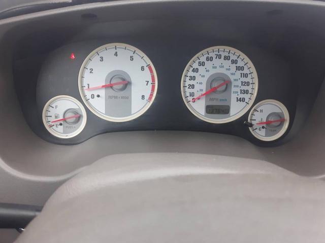 Photo of 2004 Silver Dodge Stratus