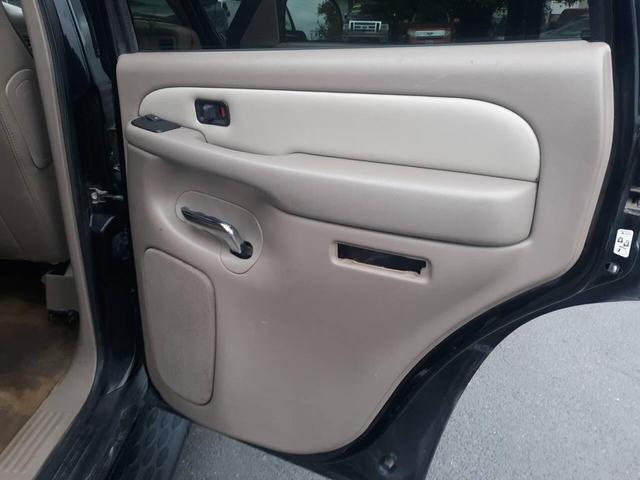 Photo of 2006 Black GMC Yukon