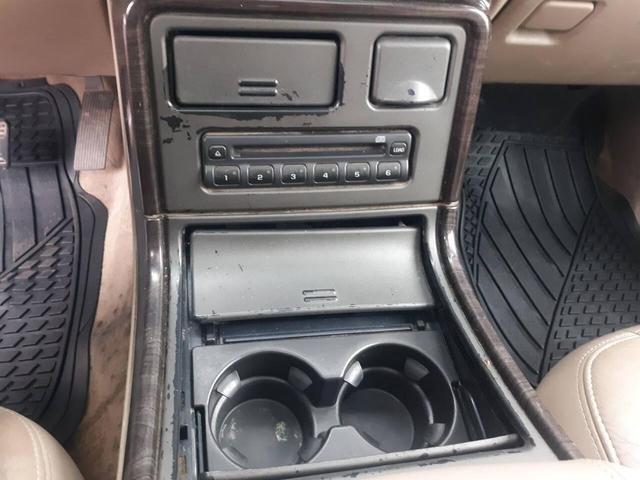 Photo of 2006 Black GMC Yukon