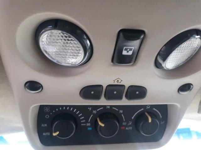 Photo of 2006 Black GMC Yukon