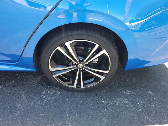 Photo of 2023 Electric Blue Metallic/Super Black Nissan Sentra