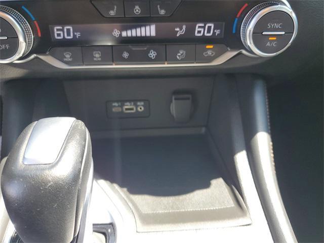 Photo of 2023 Electric Blue Metallic/Super Black Nissan Sentra