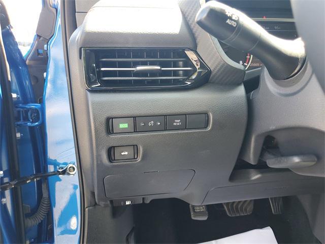 Photo of 2023 Electric Blue Metallic/Super Black Nissan Sentra