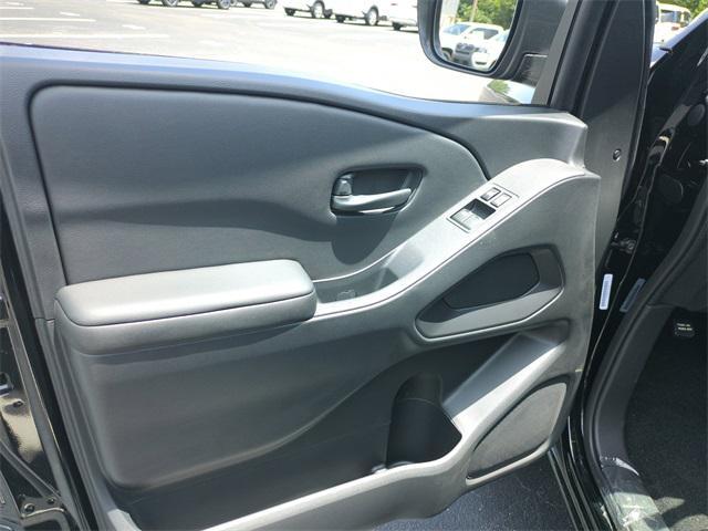 Photo of 2025 Super Black Nissan Frontier