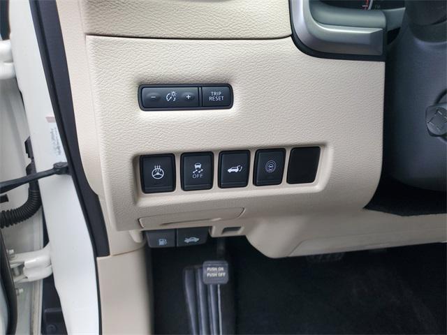 Photo of 2019 Pearl White Tricoat Nissan Murano